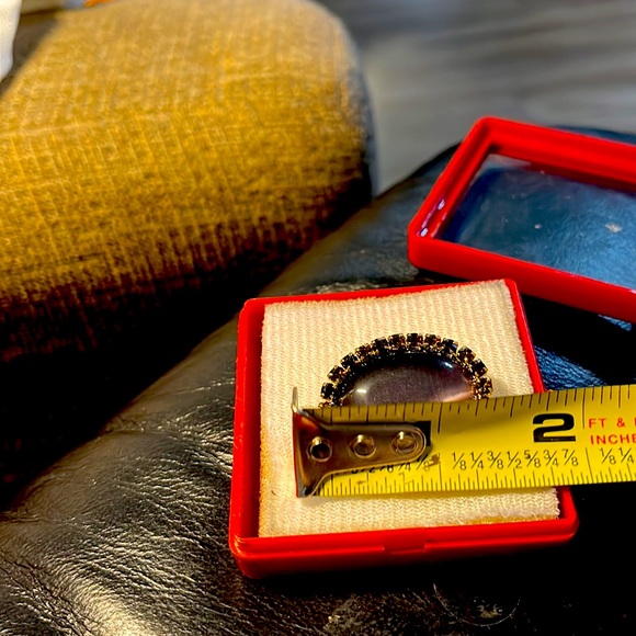 Vintage Beautiful Purple Pendant. Stunning looking on your outfit - Picture 4 of 7